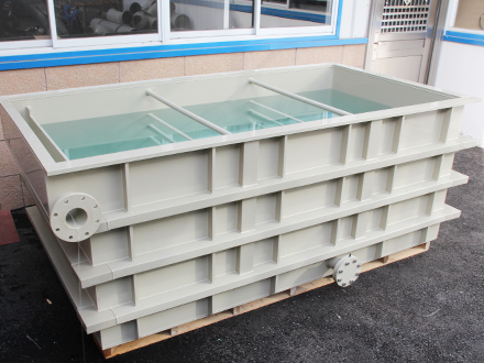 宜興市（shì）和橋鎮紡織廠空調冷卻水pp水槽（cáo）