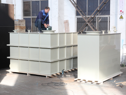 pp方形塑料水箱加工圖（tú）